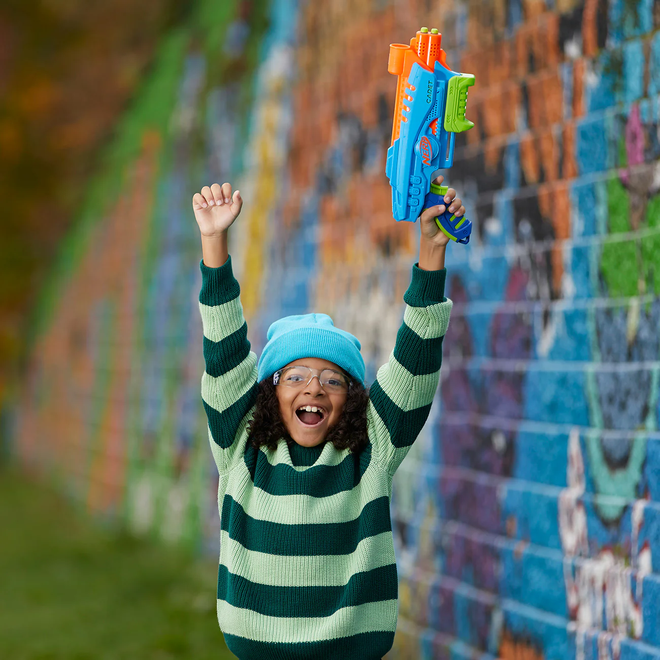 Nerf Elite Junior Ultimate Starter Set, 2 Easy-Play Blaster, 15 Nerf Elite Darts - Image 2