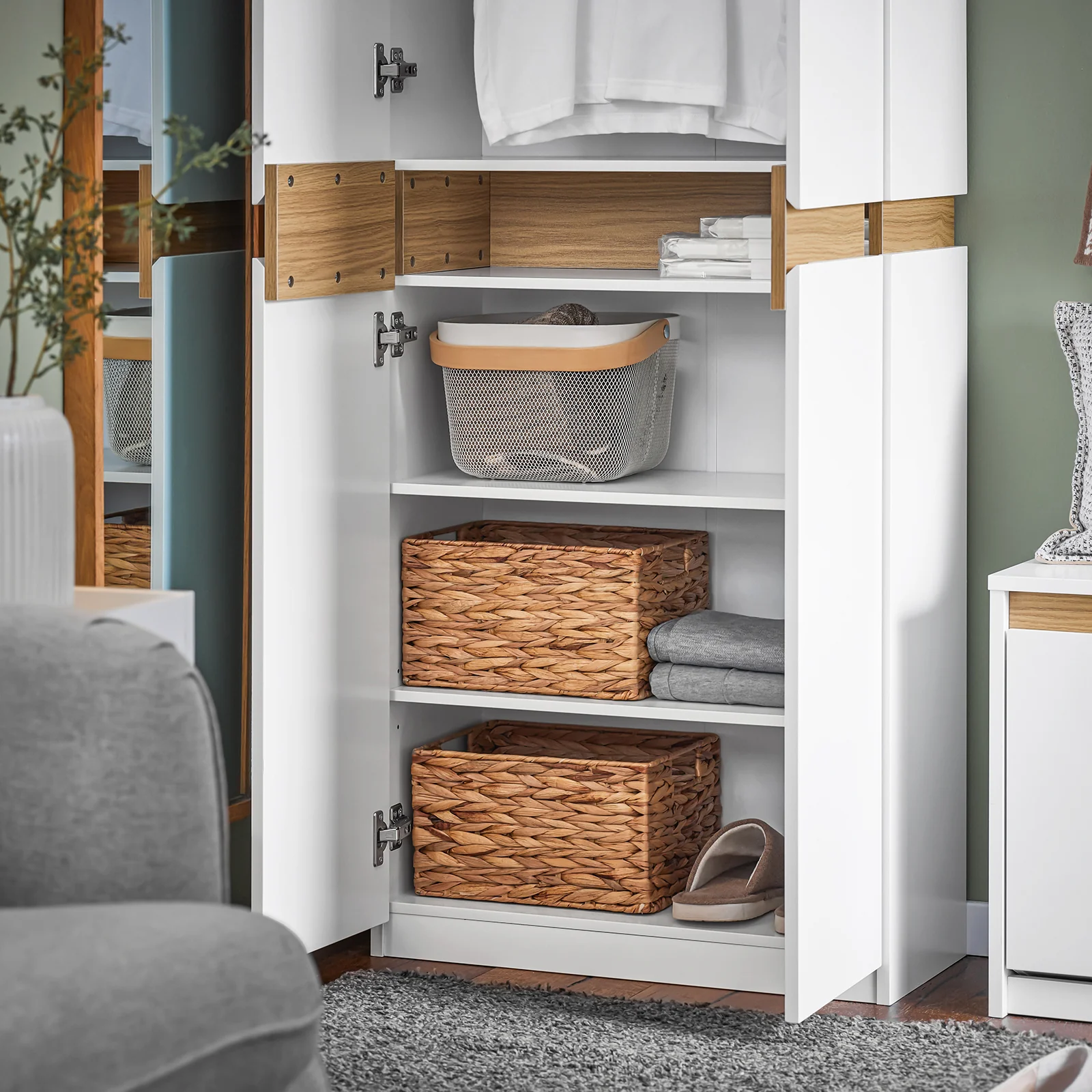 SoBuy KSB01-W Kleiderschrank mit 3 Türen und Spiegel, weiß - Image 4