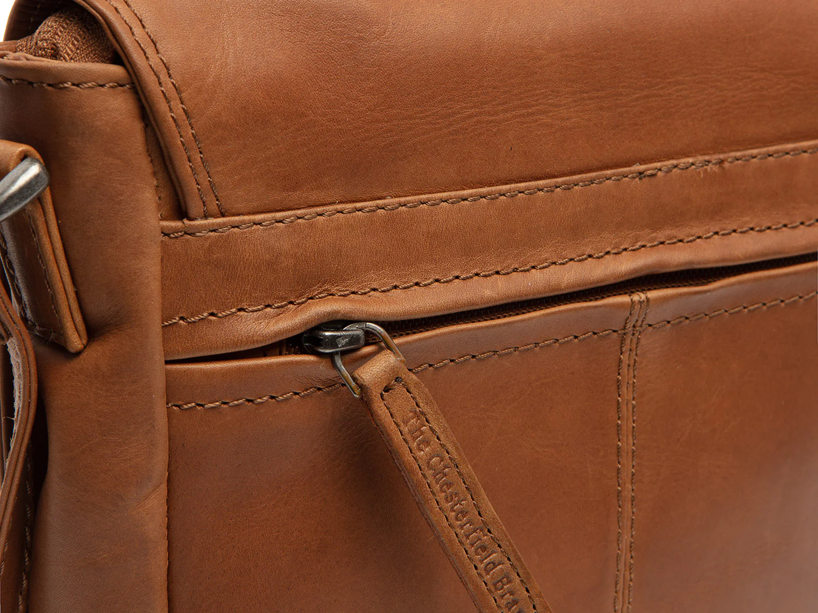 The Chesterfield Brand C48.0939 Coco Umhängetasche Wax Pull Up Leder 31 cognac - Image 3