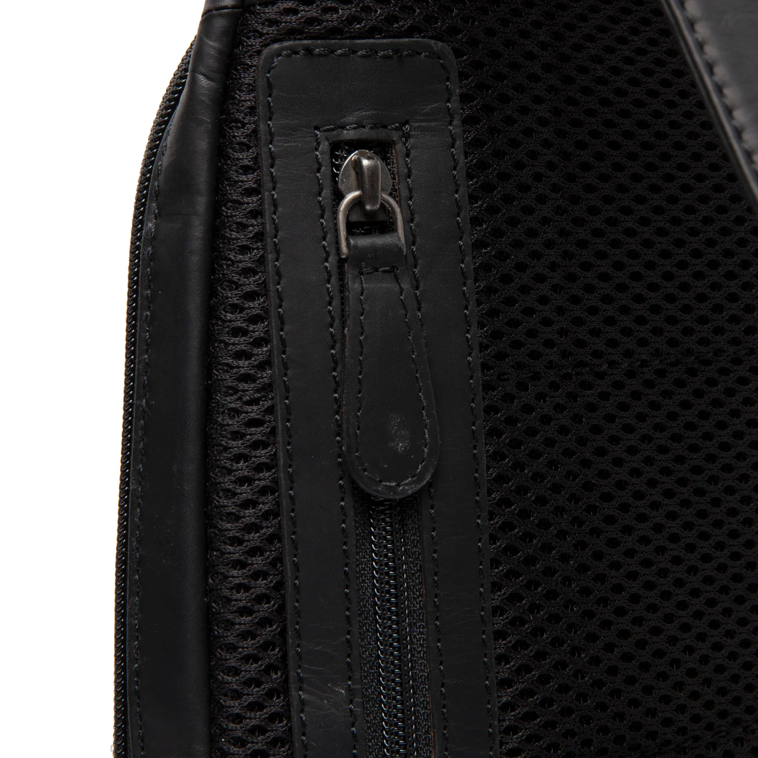 The Chesterfield Brand C58.0703 Bowey Sling Bag Wax Pull Up Leder 00 black - Image 6