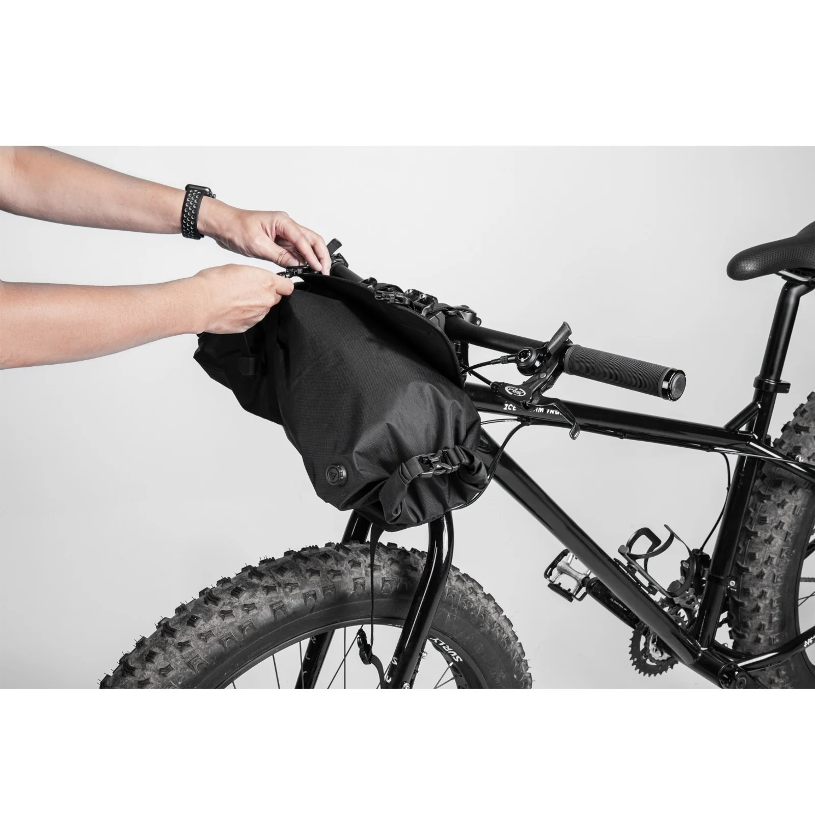 Topeak Lenkertasche FrontLoader 8 Liter - Image 7