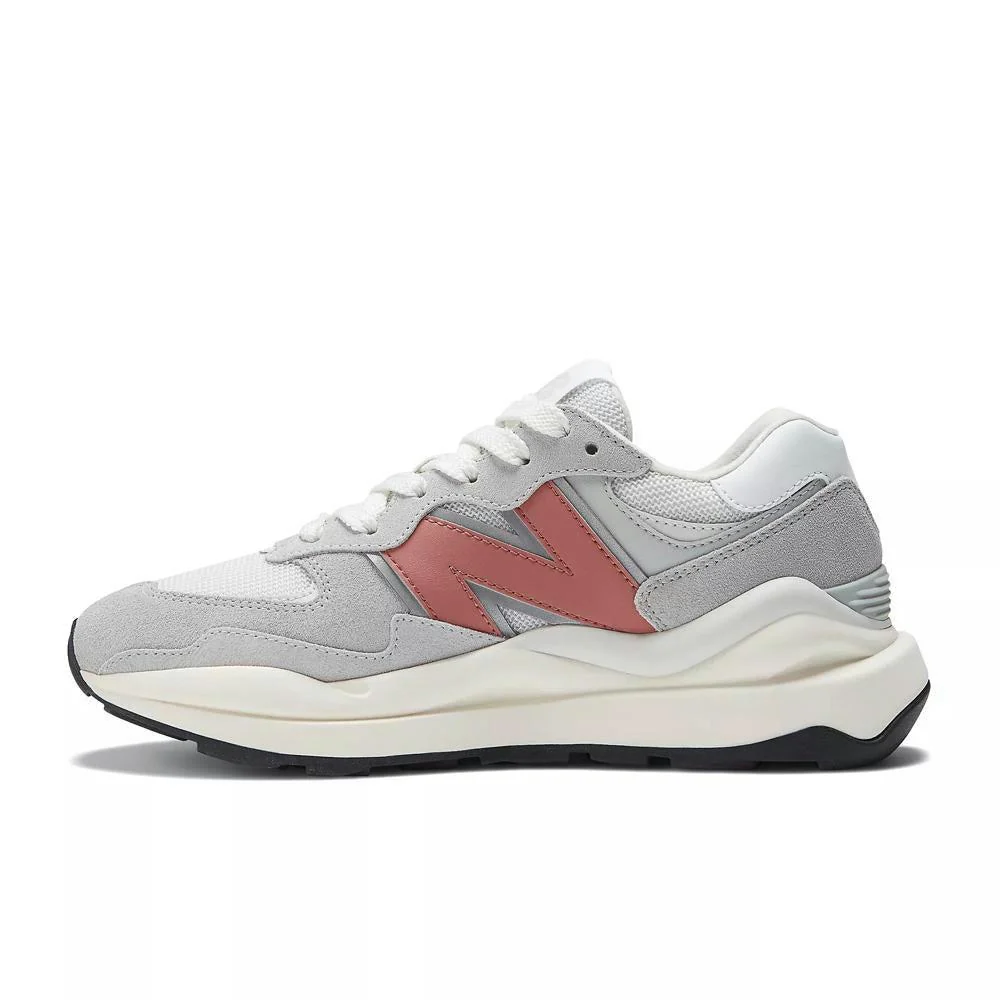 Turnschuhe Frau New Balance 57/40 Grau - Image 30